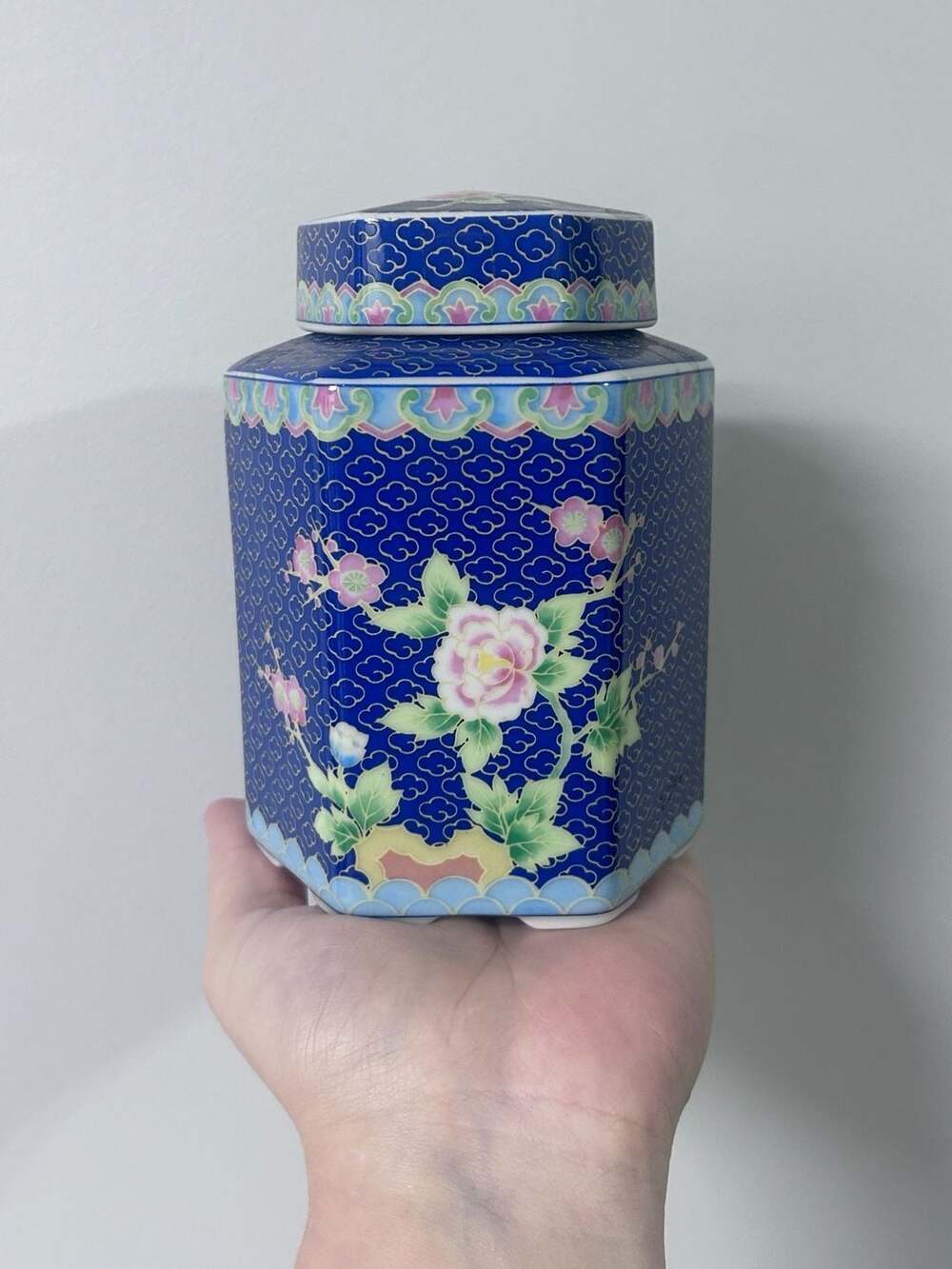 Asian Ceramic Blue Floral Octagonal Ginger Jar with Lid
